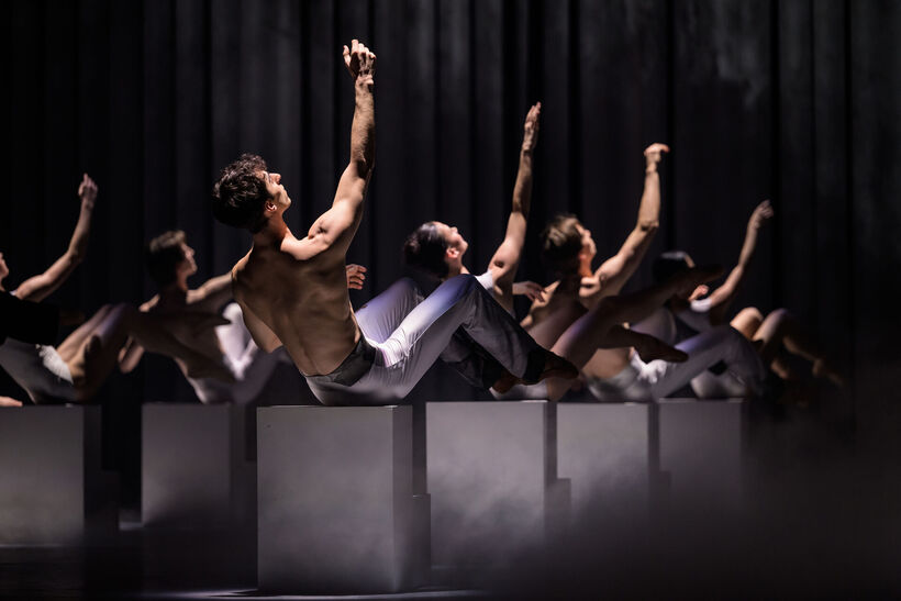 Balet ND | Avant-Garde (4 Seasons) (kostýmní zkouška); Marco Piraino a soubor Baletu ND - foto Serghei Gherciu